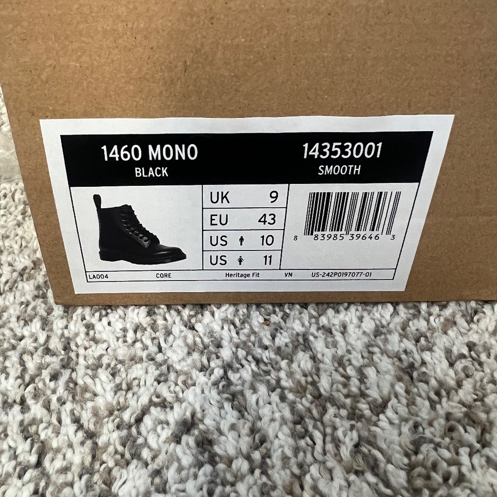 Dr. Martens 1460 Smooth Mono Black Boots Men's Size 10, Women's Size 11 - Picture 4 of 4